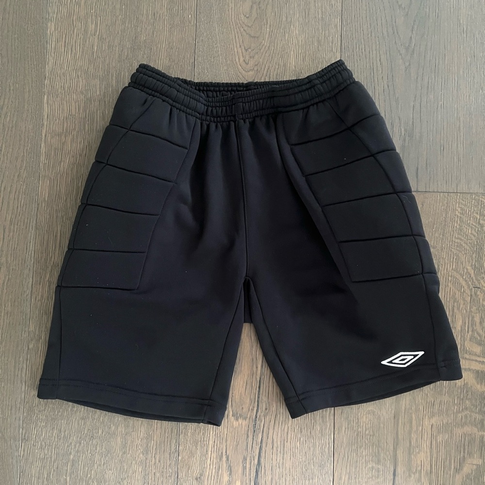 Umbro black youth hockey shorts sz med EUC
